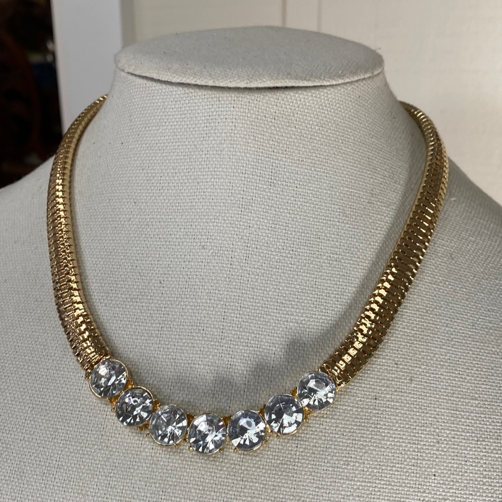 Pretty serpentine style chain rhinestone collar necklace